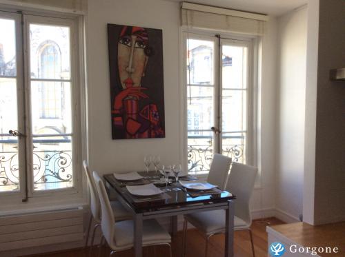 Photo n°3 de :Appartement T2 52m2 La Rochelle Vieux Port  - Calme, charme, confort et luminosité